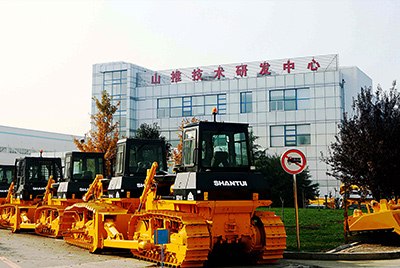 2009年，山推研發(fā)中心被國家人事部批準(zhǔn)設(shè)立博士后科研工作站，同年召開首屆科技創(chuàng)新大會(huì)。